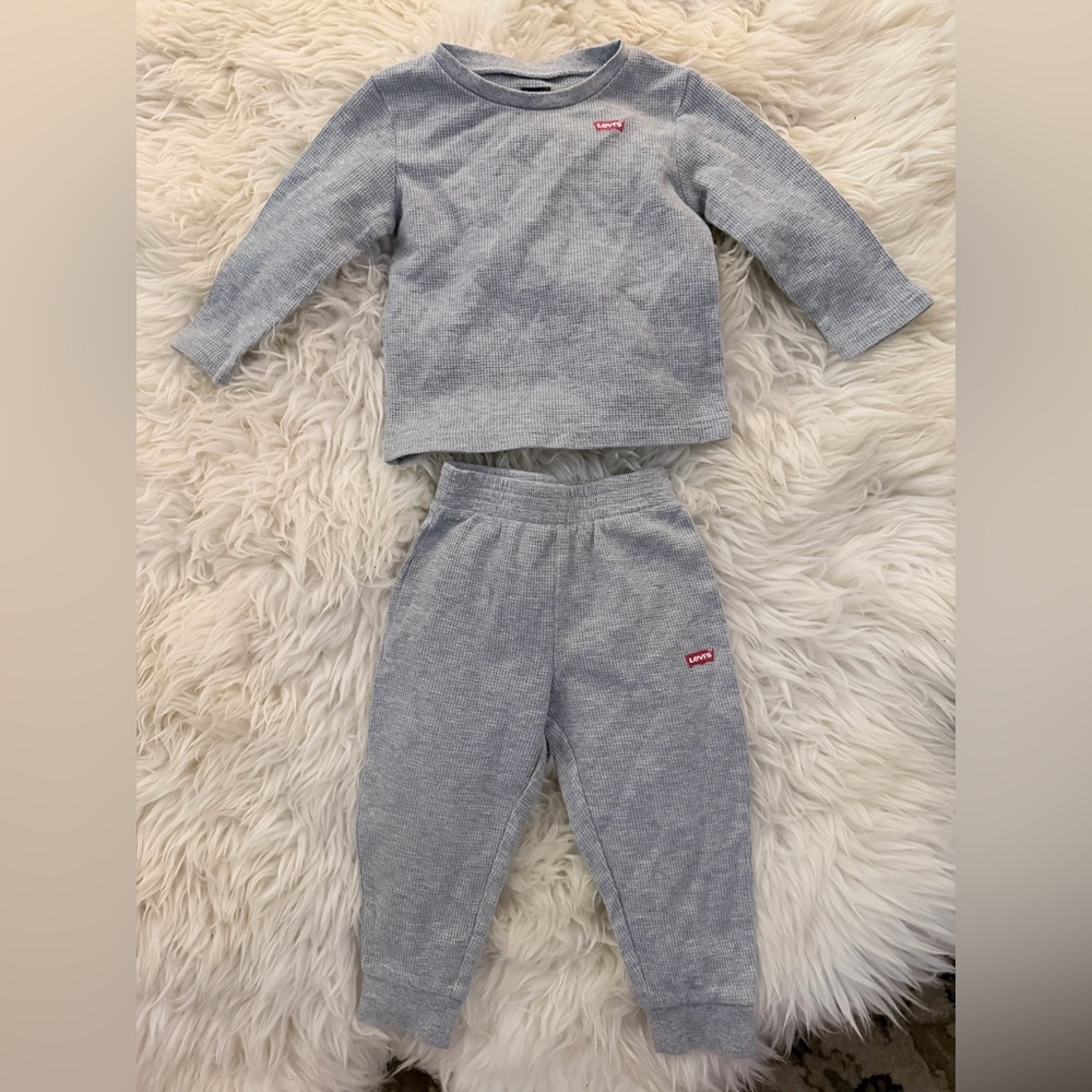 Levi's Kids Light Gray Sweatpants & Joggers Set